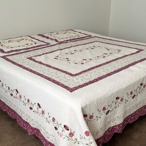 Floral Quilt Set with Pillow Shams